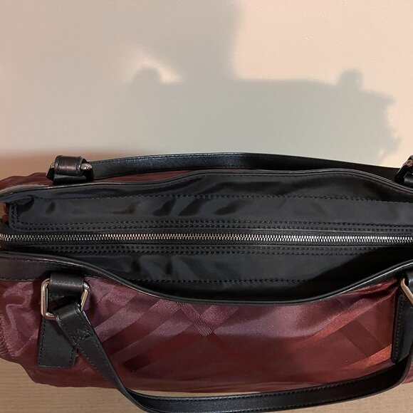 Authentic Burberry  Nylon/Leather Buckleigh Tote - Picture 3 of 8